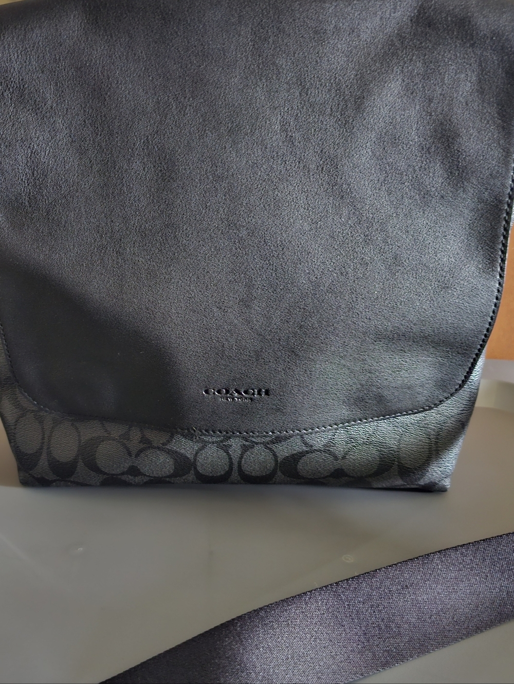 Coach Charles Messenger Bag EUC - Picture 9 of 12